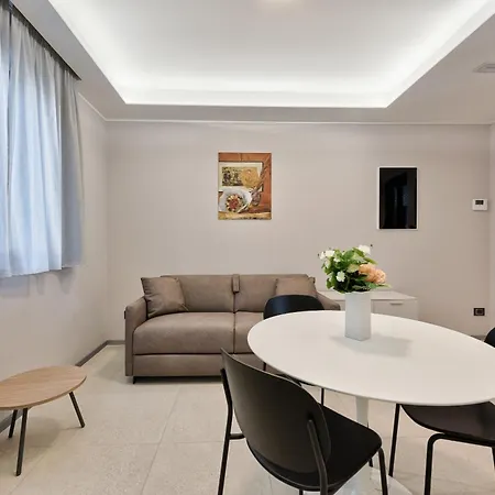 La Casa Di Malu Apart : Design Flats Apartment